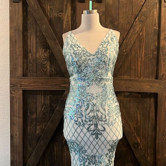 NWT Lin Lin Q Open Back Sequin Wedding Deep V Spaghetti Straps Baroque Dress - Picture 5 of 15